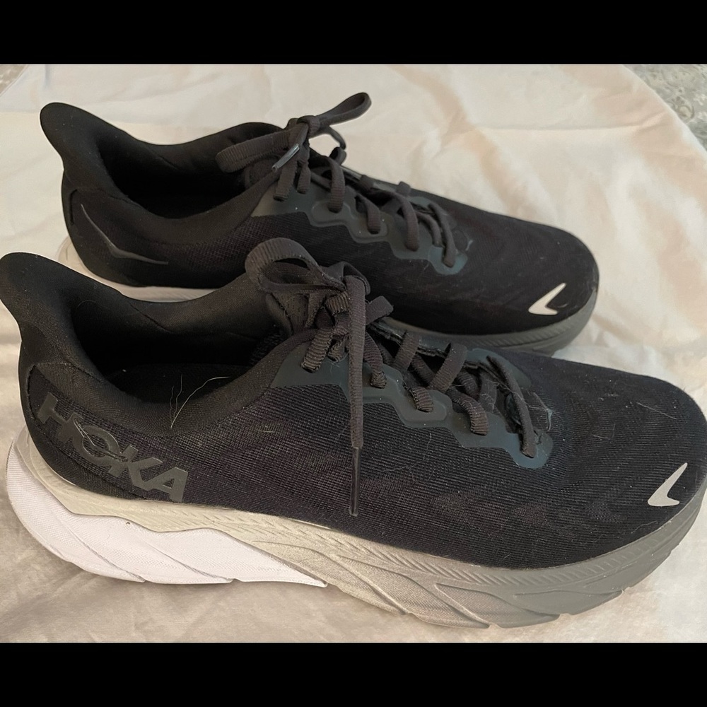 HOKA Arahi 6 Road Running Shoes